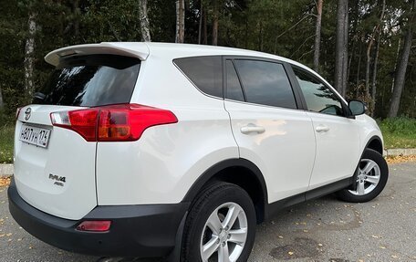 Toyota RAV4, 2013 год, 1 850 000 рублей, 4 фотография