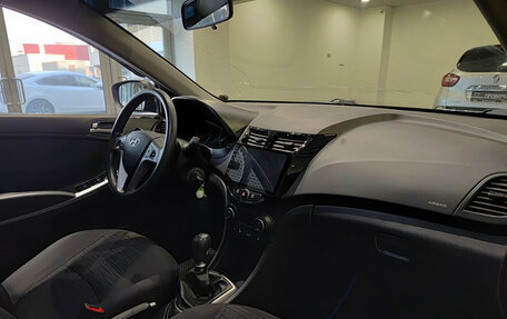 Hyundai Solaris II рестайлинг, 2016 год, 899 000 рублей, 13 фотография