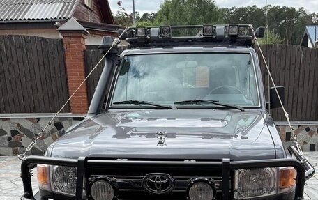 Toyota Land Cruiser 70, 2009 год, 7 500 000 рублей, 3 фотография