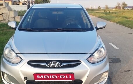 Hyundai Solaris II рестайлинг, 2011 год, 600 000 рублей, 2 фотография