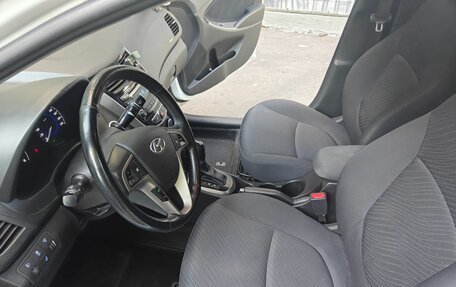 Hyundai Solaris II рестайлинг, 2014 год, 890 000 рублей, 9 фотография