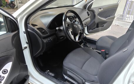 Hyundai Solaris II рестайлинг, 2014 год, 890 000 рублей, 16 фотография