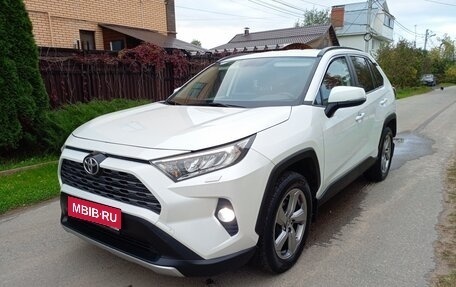 Toyota RAV4, 2021 год, 2 990 000 рублей, 1 фотография