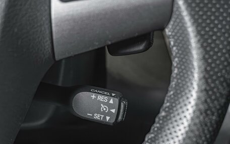 Toyota RAV4, 2011 год, 1 290 000 рублей, 24 фотография