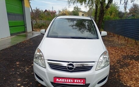 Opel Zafira B, 2011 год, 690 000 рублей, 2 фотография