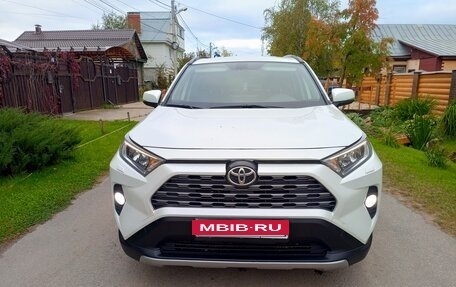 Toyota RAV4, 2021 год, 2 990 000 рублей, 3 фотография