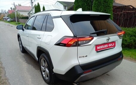 Toyota RAV4, 2021 год, 2 990 000 рублей, 6 фотография