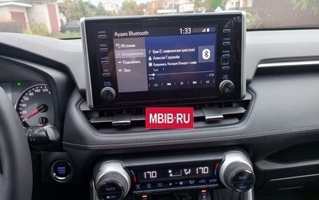 Toyota RAV4, 2021 год, 2 990 000 рублей, 11 фотография