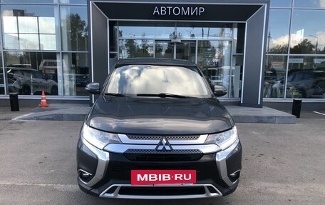 Mitsubishi Outlander III рестайлинг 3, 2016 год, 1 490 000 рублей, 2 фотография