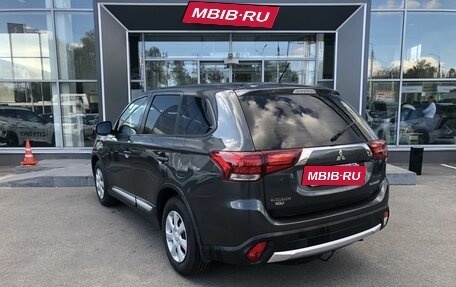 Mitsubishi Outlander III рестайлинг 3, 2016 год, 1 490 000 рублей, 7 фотография