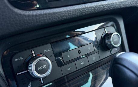 Volkswagen Touareg III, 2016 год, 2 500 000 рублей, 14 фотография