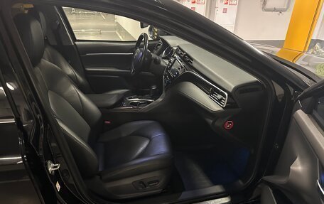 Toyota Camry, 2018 год, 4 490 000 рублей, 18 фотография