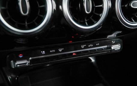 Mercedes-Benz CLA, 2019 год, 2 225 077 рублей, 17 фотография