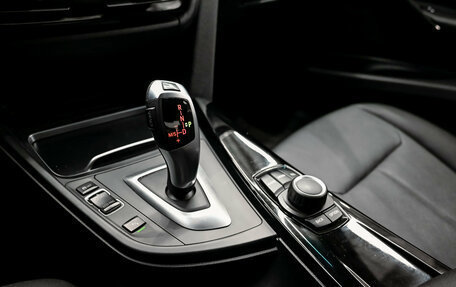 BMW 3 серия, 2017 год, 1 820 000 рублей, 15 фотография