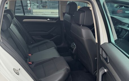 Volkswagen Passat B8 рестайлинг, 2017 год, 3 555 000 рублей, 29 фотография