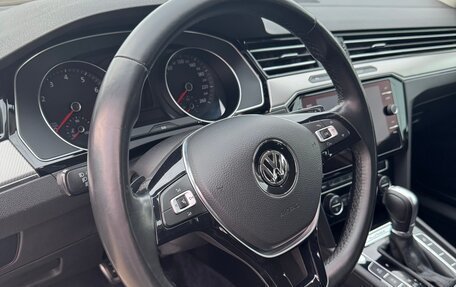 Volkswagen Passat B8 рестайлинг, 2017 год, 3 555 000 рублей, 23 фотография
