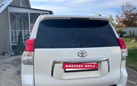 Toyota Land Cruiser Prado 150 рестайлинг 2, 2012 год, 3 049 000 рублей, 3 фотография