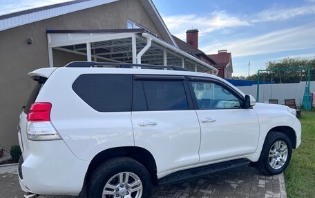 Toyota Land Cruiser Prado 150 рестайлинг 2, 2012 год, 3 049 000 рублей, 12 фотография
