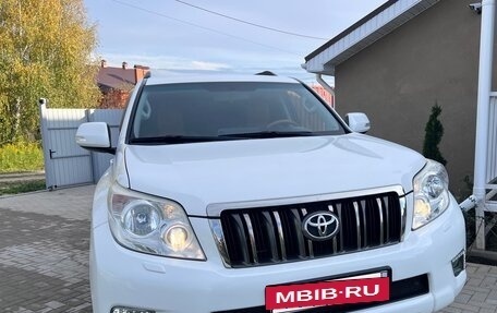 Toyota Land Cruiser Prado 150 рестайлинг 2, 2012 год, 3 049 000 рублей, 13 фотография