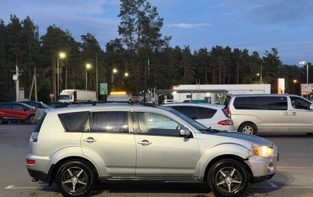 Mitsubishi Outlander III рестайлинг 3, 2011 год, 595 000 рублей, 3 фотография