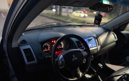 Mitsubishi Outlander III рестайлинг 3, 2011 год, 595 000 рублей, 9 фотография