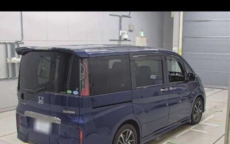 Honda Stepwgn IV, 2015 год, 1 900 000 рублей, 6 фотография