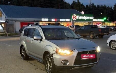 Mitsubishi Outlander III рестайлинг 3, 2011 год, 595 000 рублей, 8 фотография