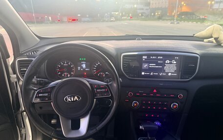 KIA Sportage IV рестайлинг, 2021 год, 2 100 000 рублей, 5 фотография