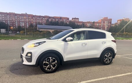 KIA Sportage IV рестайлинг, 2021 год, 2 100 000 рублей, 2 фотография