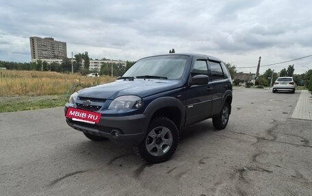 Chevrolet Niva I рестайлинг, 2017 год, 635 000 рублей, 2 фотография
