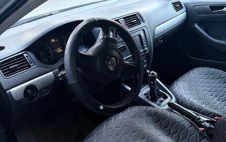 Volkswagen Jetta VI, 2011 год, 600 000 рублей, 9 фотография