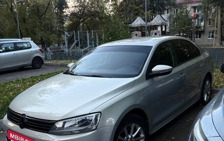 Volkswagen Jetta VI, 2011 год, 600 000 рублей, 6 фотография