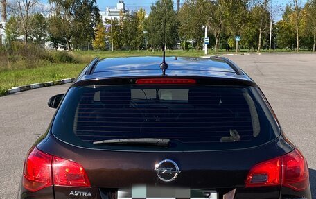 Opel Astra J, 2013 год, 770 000 рублей, 3 фотография