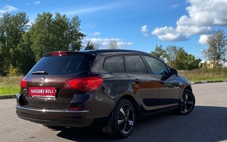 Opel Astra J, 2013 год, 770 000 рублей, 4 фотография