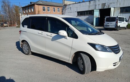 Honda Freed I, 2010 год, 750 000 рублей, 2 фотография