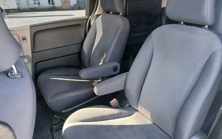 Honda Freed I, 2010 год, 750 000 рублей, 14 фотография