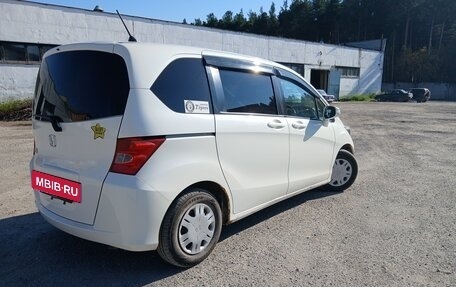 Honda Freed I, 2010 год, 750 000 рублей, 5 фотография