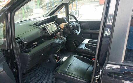 Honda Stepwgn IV, 2011 год, 650 000 рублей, 4 фотография