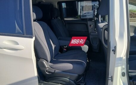 Honda Freed I, 2010 год, 750 000 рублей, 17 фотография