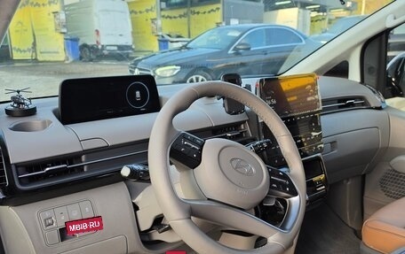 Hyundai Staria, 2024 год, 6 999 999 рублей, 14 фотография