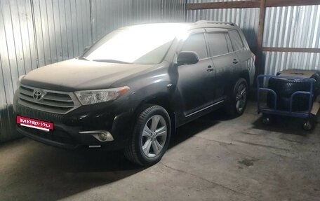 Toyota Highlander III, 2013 год, 3 000 000 рублей, 2 фотография