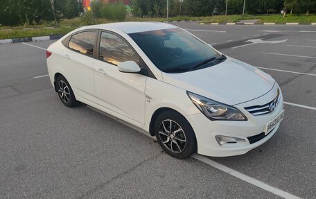 Hyundai Solaris II рестайлинг, 2015 год, 1 230 000 рублей, 2 фотография