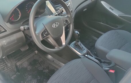 Hyundai Solaris II рестайлинг, 2015 год, 1 230 000 рублей, 5 фотография