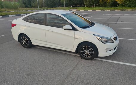 Hyundai Solaris II рестайлинг, 2015 год, 1 230 000 рублей, 15 фотография