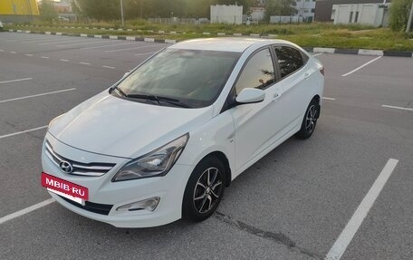 Hyundai Solaris II рестайлинг, 2015 год, 1 230 000 рублей, 14 фотография