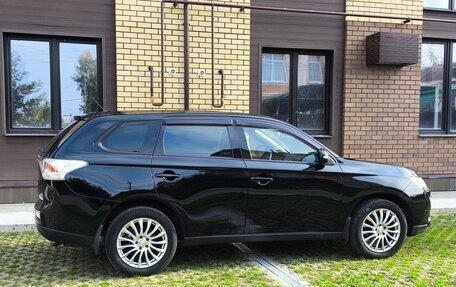 Mitsubishi Outlander III рестайлинг 3, 2013 год, 1 220 000 рублей, 3 фотография