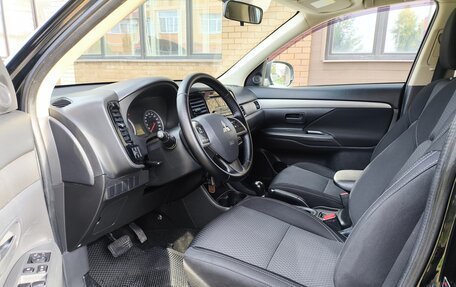 Mitsubishi Outlander III рестайлинг 3, 2013 год, 1 220 000 рублей, 16 фотография