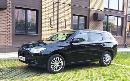 Mitsubishi Outlander III рестайлинг 3, 2013 год, 1 220 000 рублей, 13 фотография