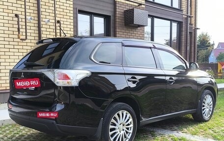 Mitsubishi Outlander III рестайлинг 3, 2013 год, 1 220 000 рублей, 5 фотография