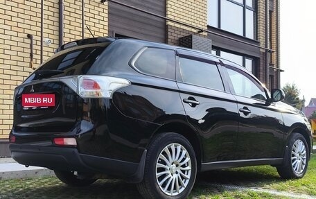 Mitsubishi Outlander III рестайлинг 3, 2013 год, 1 220 000 рублей, 6 фотография